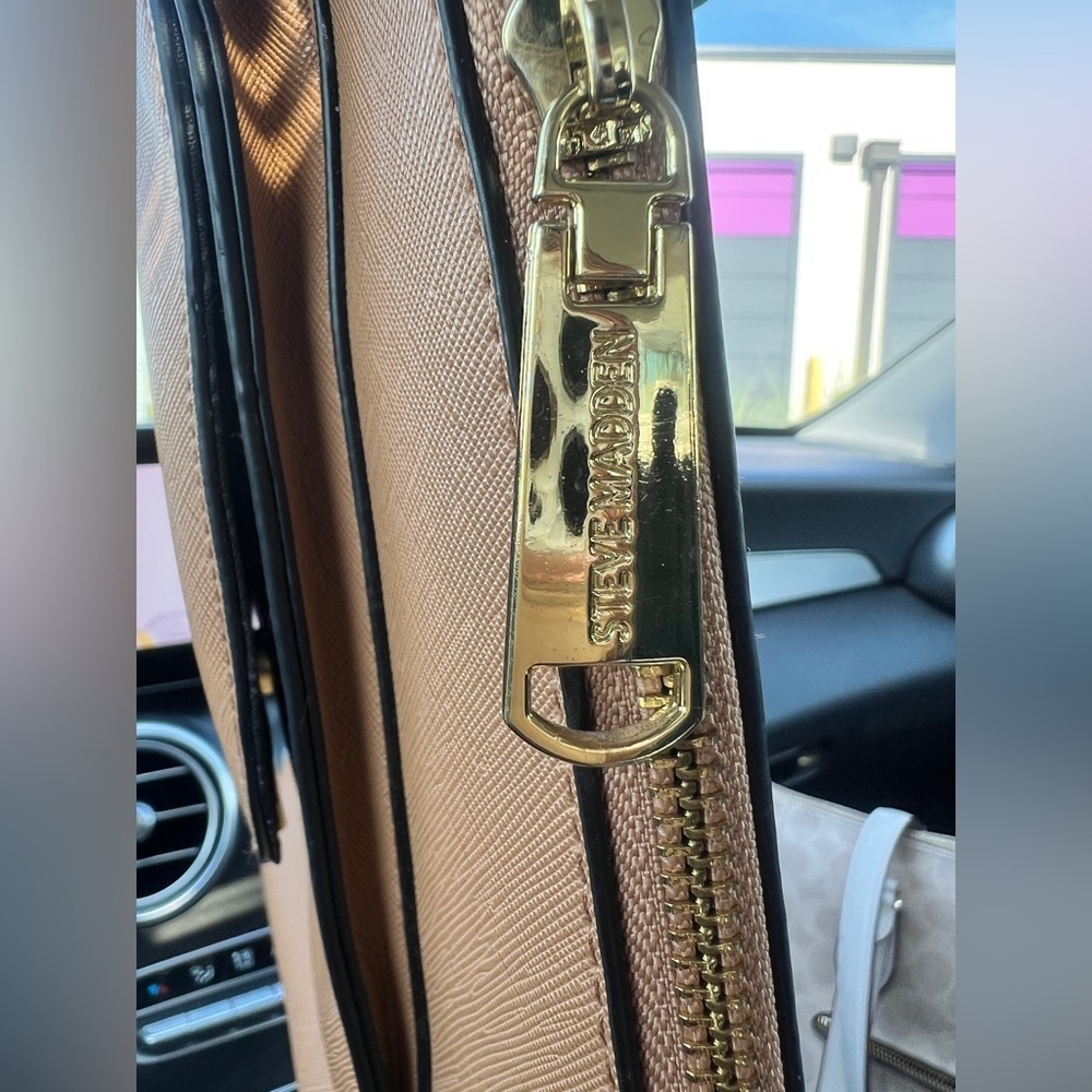 Steve Madden Backpack***pristine condition - image 7